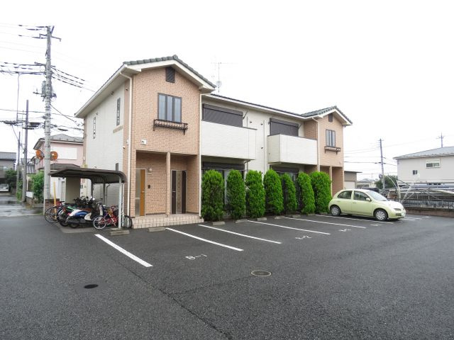 ニュータウン瑞穂B棟の駐車場