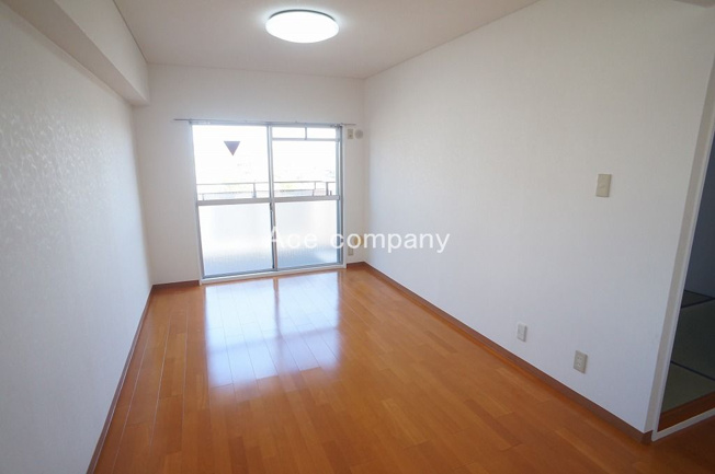 【居間・リビング】 | 朝日プラザ北田辺 | 【LDK：約14帖】