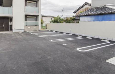 【駐車場】 | グレイス龍田 | 駐車場があるので、車を買う予定の方も安心です