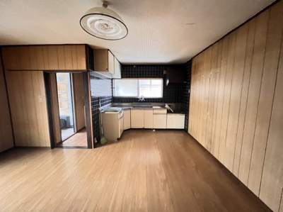 【居間・リビング】 | 井上一戸建