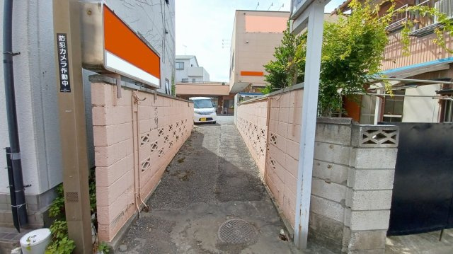 東松山市箭弓町３丁目　通所介護施設・音楽教室・居宅の外観|外側東側