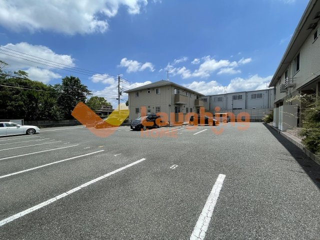 ディアコート合川 B棟の駐車場|駐車スペースもあります