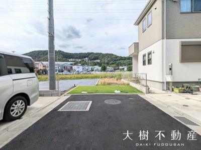 【前面道路含む現地写真】 | 鶴巻温泉駅まで徒歩3分！！平坦なアプローチで通勤・通学が楽々♪