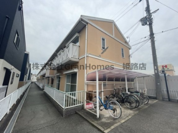 リバーハイツの駐車場