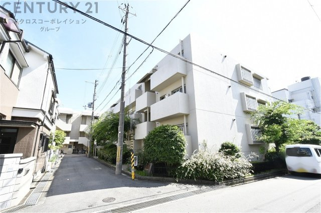 鉄筋コンクリート造３階建て
