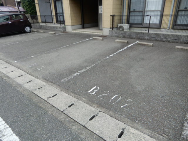 サンコーポＢの駐車場