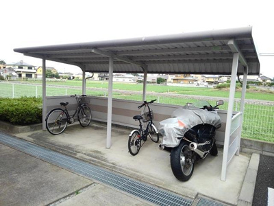 【その他共用部分】 | ソラボレＣ | 屋根付き駐輪場があります