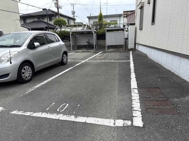 メゾンドソレイユ網干の駐車場