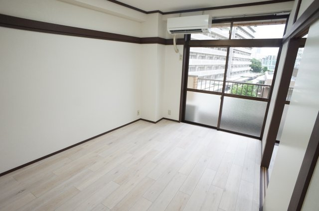 KODAヒルズ津田沼の居間・リビング|のびやかな日差しが入るお部屋です！（別のお部屋の写真です）