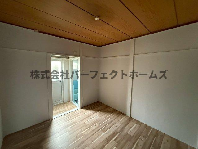高倉1丁目テラスハウス　賃貸の洋室|落ち着いた色調の洋室です