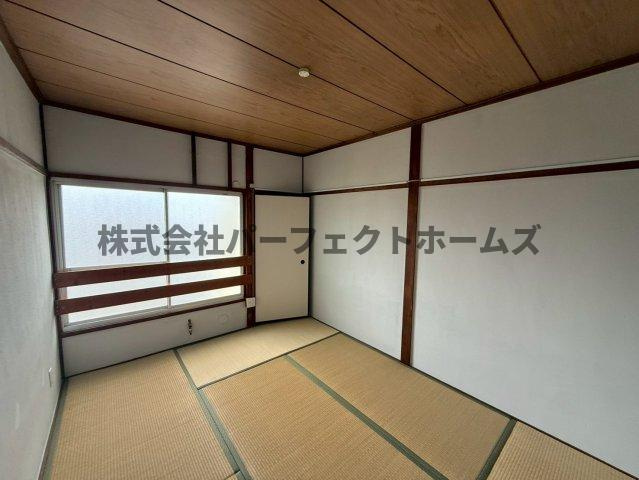 高倉1丁目テラスハウス　賃貸の和室|日本らしい落ち着いた雰囲気の和室です