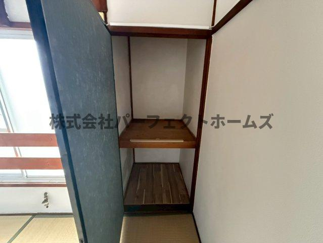 高倉1丁目テラスハウス　賃貸の収納|ちょっとした収納スペースも充実しています