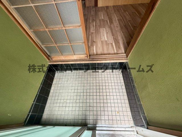 高倉1丁目テラスハウス　賃貸の玄関|明るい玄関です