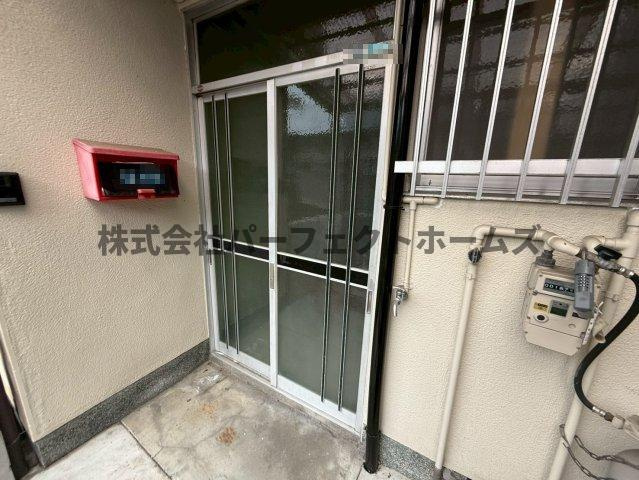 高倉1丁目テラスハウス　賃貸の玄関|シンプルで使いやすい玄関です