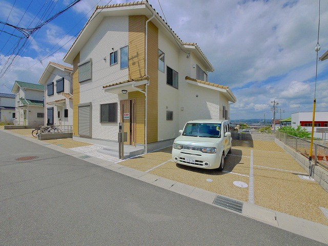 木津川市州見台6丁目戸建の駐車場