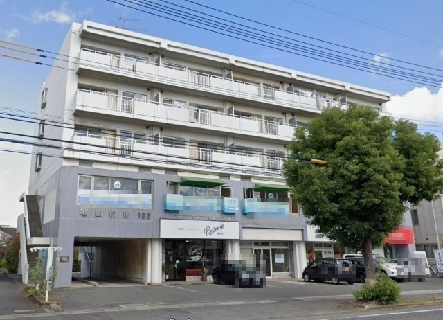 亀山ビル100の外観