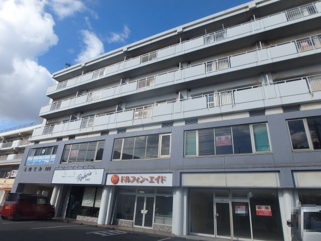 亀山ビル100の外観