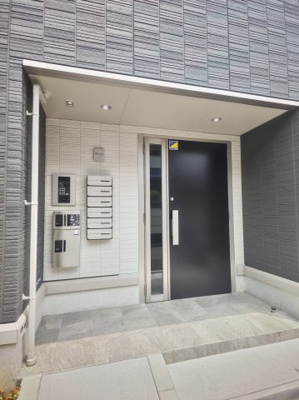 【エントランス】 | セジュール東大利 | ゆとりのあるエントランスです