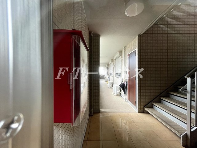 薬円台壱番館　Aのロビー