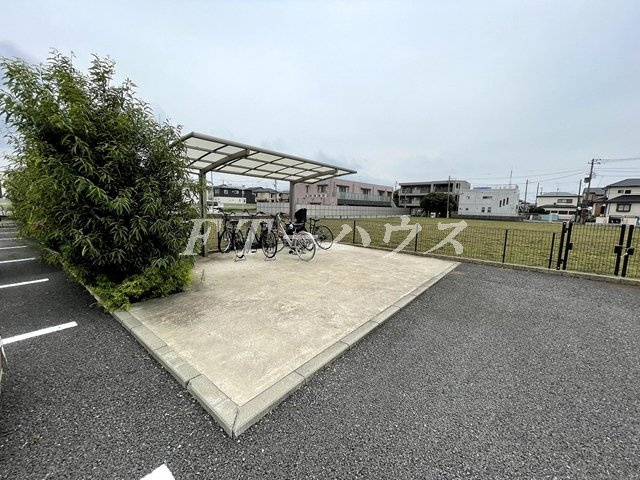 薬円台壱番館　Aの駐車場