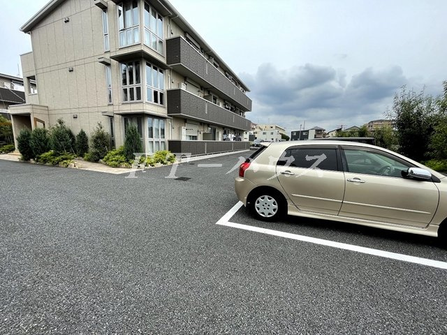 薬円台壱番館　Aの駐車場