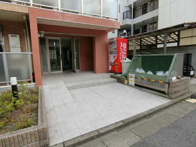 アメティスタ本中山のエントランス