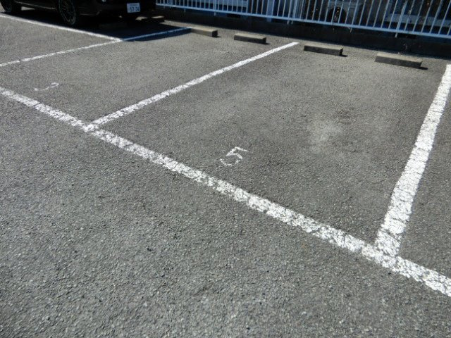 ヴィラカメリアＡ棟の駐車場