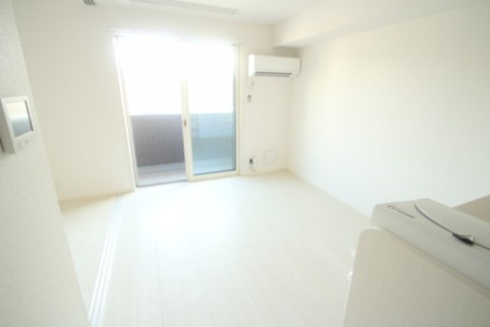 ゼピュロスみどりの C棟の居間・リビング|リビング（エアコン・室内物干し付）