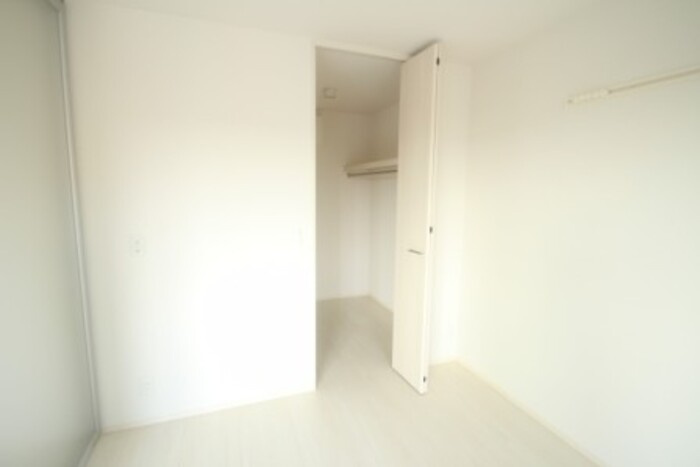 ゼピュロスみどりの C棟の収納|ウォークインクローゼット仕様