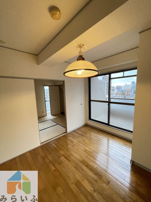 【居間・リビング】 | 第2カニエビル