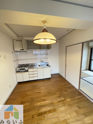 【居間・リビング】 | 第2カニエビル