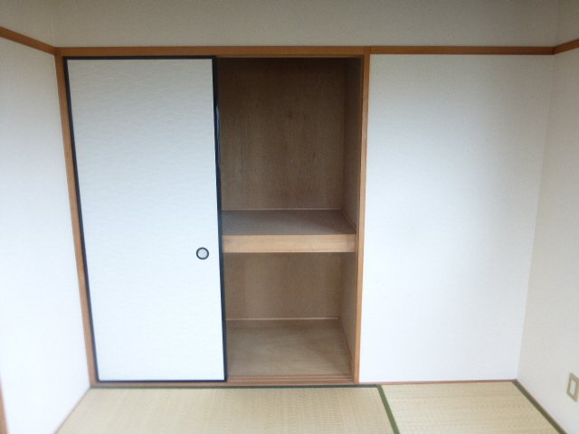 コーポエム・エヌ・中島の内装