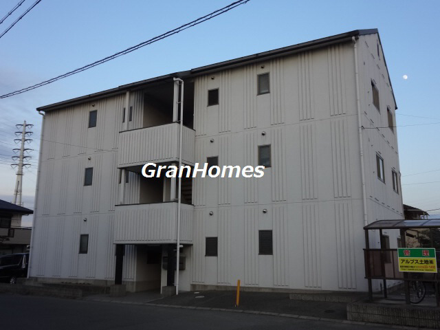 コーポエム・エヌ・中島の外観