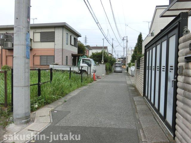 花園１丁目　売地の前面道路含む現地写真|花園１丁目　売地　更地　建築条件なし　新検見川駅徒歩４分　約５８坪　整形地　東側公道面　
