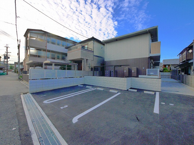 グレース北市の駐車場|駐車場があるので、車を買う予定の方も安心です