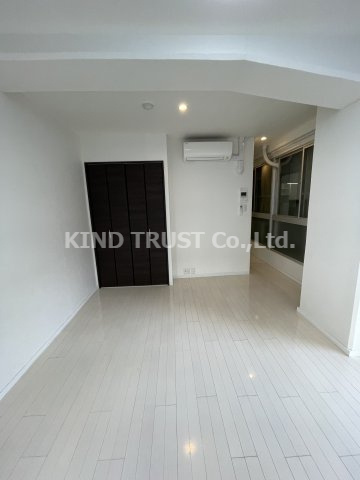 ラムール西天満の居間・リビング|使いやすいリビングです