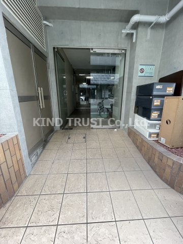 ラムール西天満のエントランス|落ち着いたエントランスです