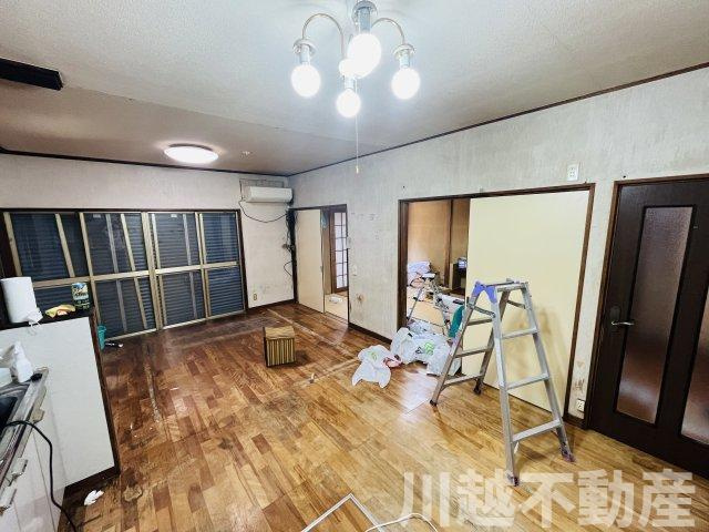 中2階のあるゆったり４LDKの居間・リビング|ゆったり過ごせる居間です