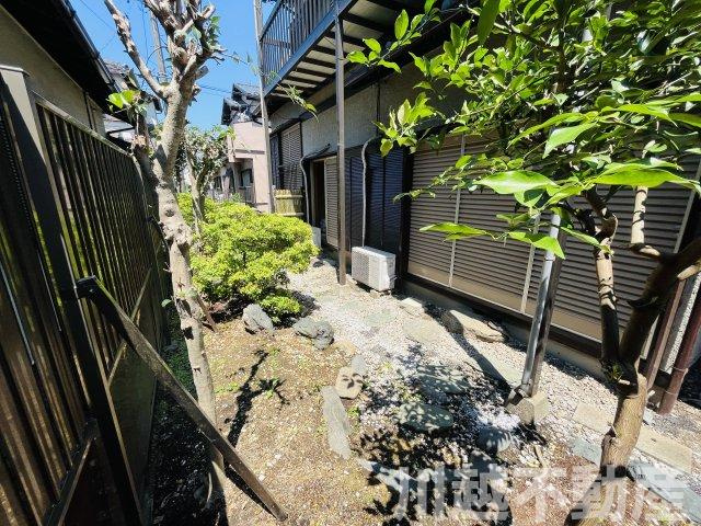 中2階のあるゆったり４LDKの庭|簡単な家庭菜園も楽しめるお庭です