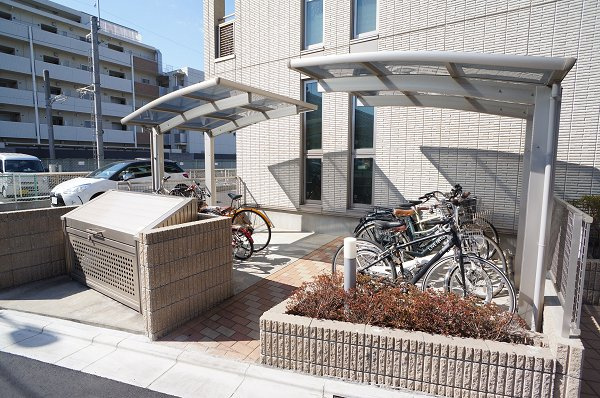 メゾン・ド・アイのその他共用部分|自転車置場・ゴミステーション♪