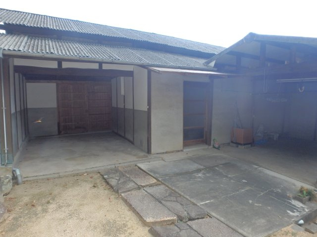 栗坂 中古住宅のエントランス