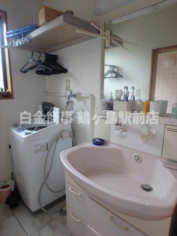 坂戸市にっさい花みず木中古戸建の独立洗面台