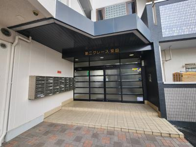 第二グレース安田のエントランス