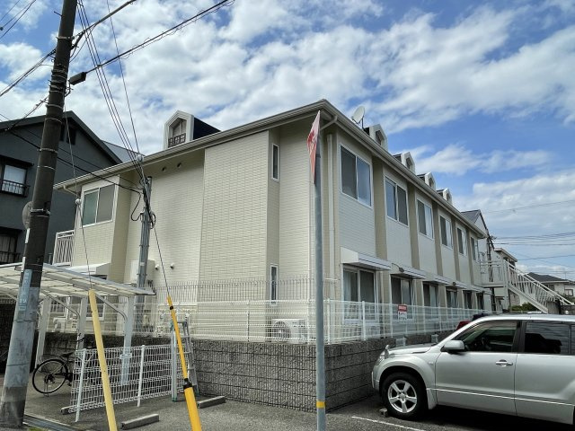 西宮市鳴尾町２丁目のアパートの外観