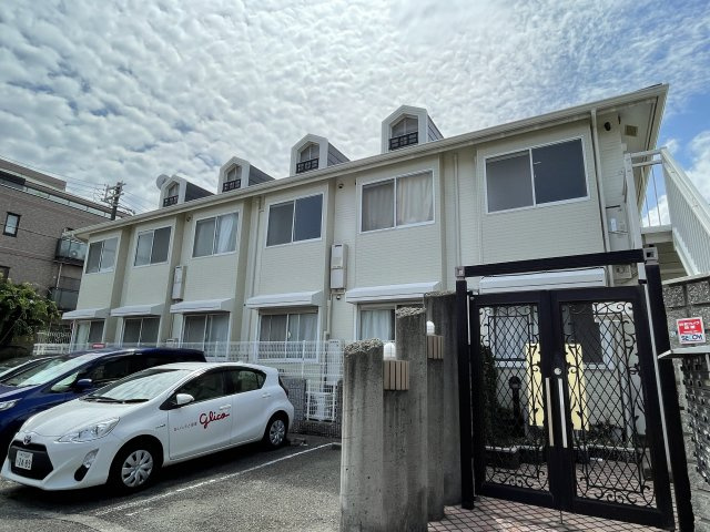 西宮市鳴尾町２丁目のアパートの外観