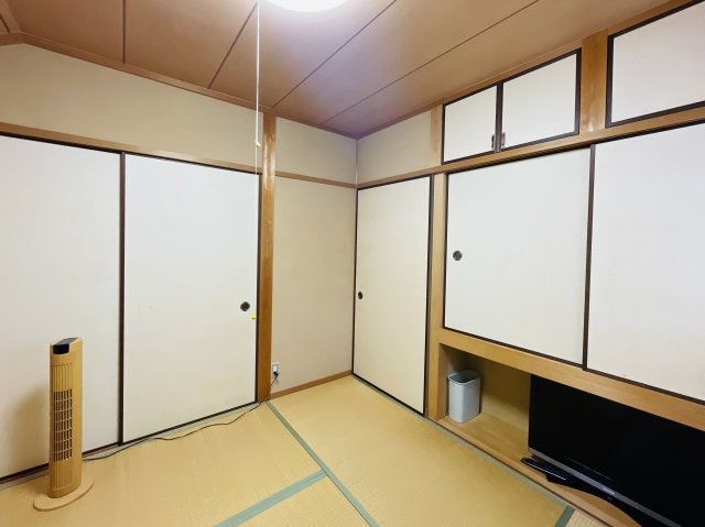 【和室】 | たつの市揖保川町馬場 中古戸建 | 畳の上でゆっくりとくつろげる和室です