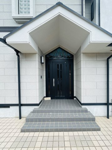 【玄関】 | たつの市揖保川町馬場 中古戸建 | 落ち着いた玄関です