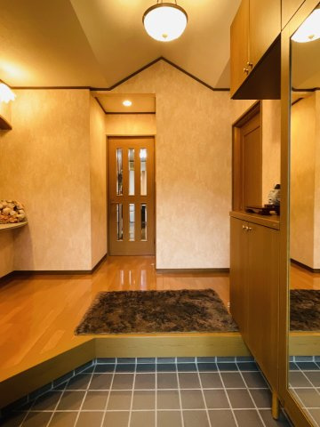 【玄関】 | たつの市揖保川町馬場 中古戸建 | ゆったりとした玄関です