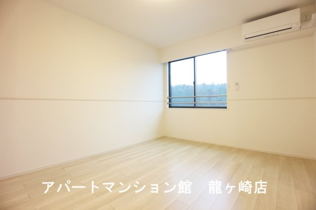 ポスト　フォルトナートＡの居間・リビング