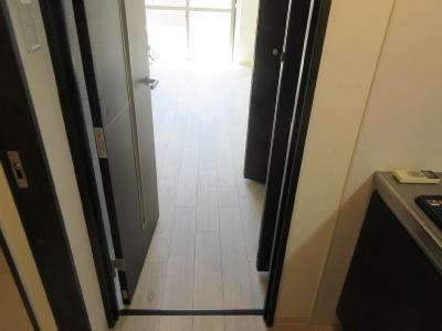 グランレブリー太秦天神川の内装|キッチンから～